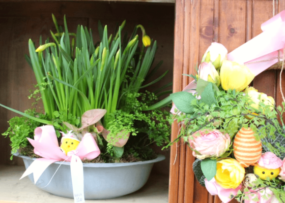 Decorare la casa con i fiori di Pasqua 